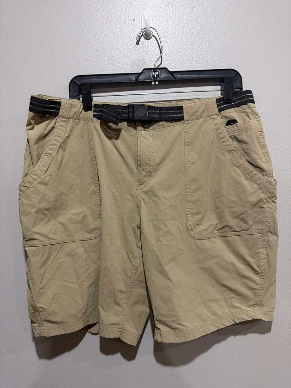 Eastern Mountain Sports Khaki Hybrid Shorts with Black Web Belt size 16